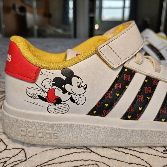 VGUC Adidas Disney Grand Court Mickey Mouse Velcro Sneakers Kids 2 - Picture 3 of 16